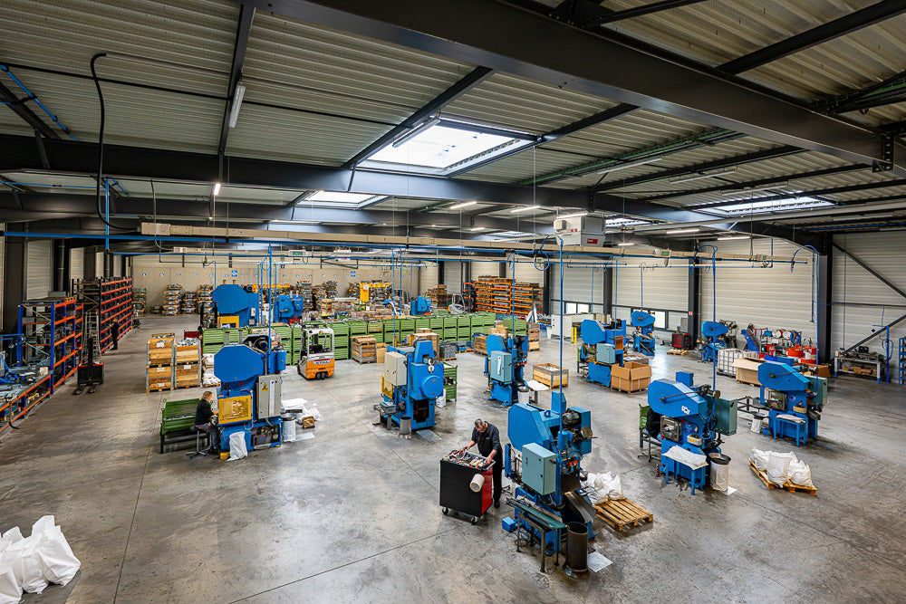 Vue d'ensemble de l'usine d'emboutissage de métal
