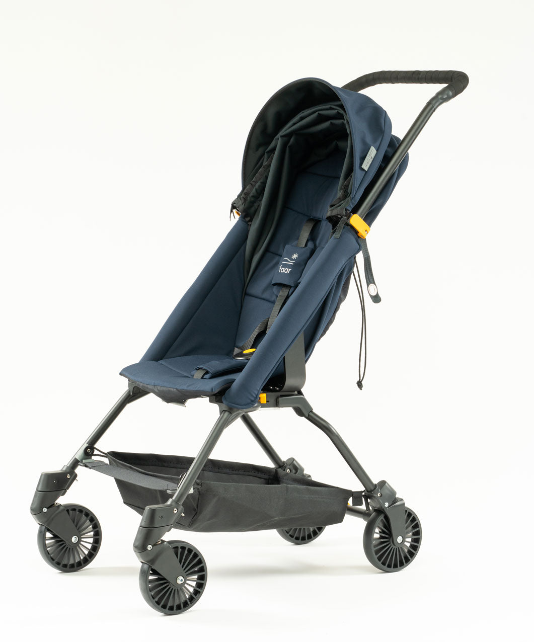 FAAR Ride en mode poussette vu de trois quart avant