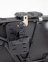 Le kit siège vélo vue de coté montrant  un repose-pied une protection de jambe et la platine EasyClick