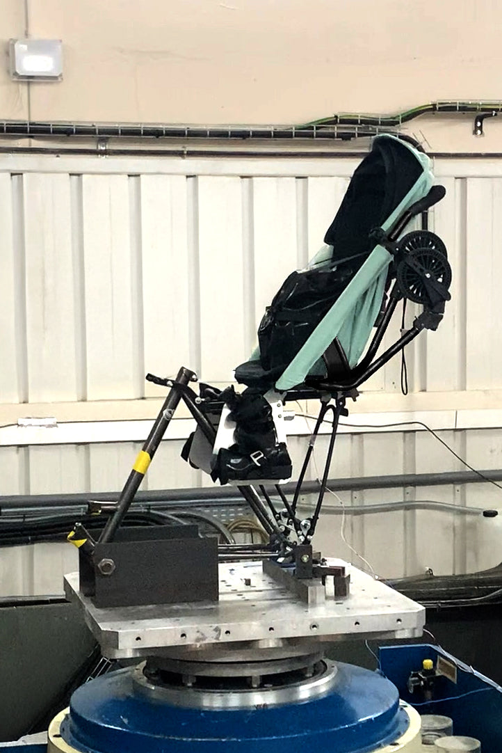 FAAR Ride en mode siège vélo sur un essai  de norme en laboratoire pour un test de résistance aux vibrations